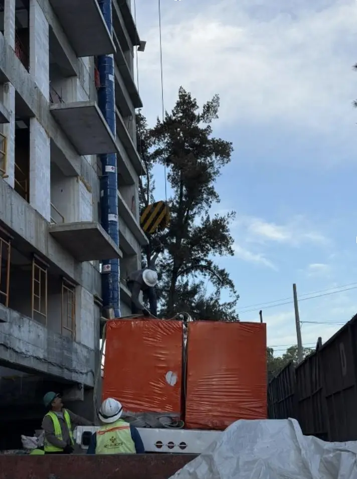 Edificio Union Square en construcción, vista diurna